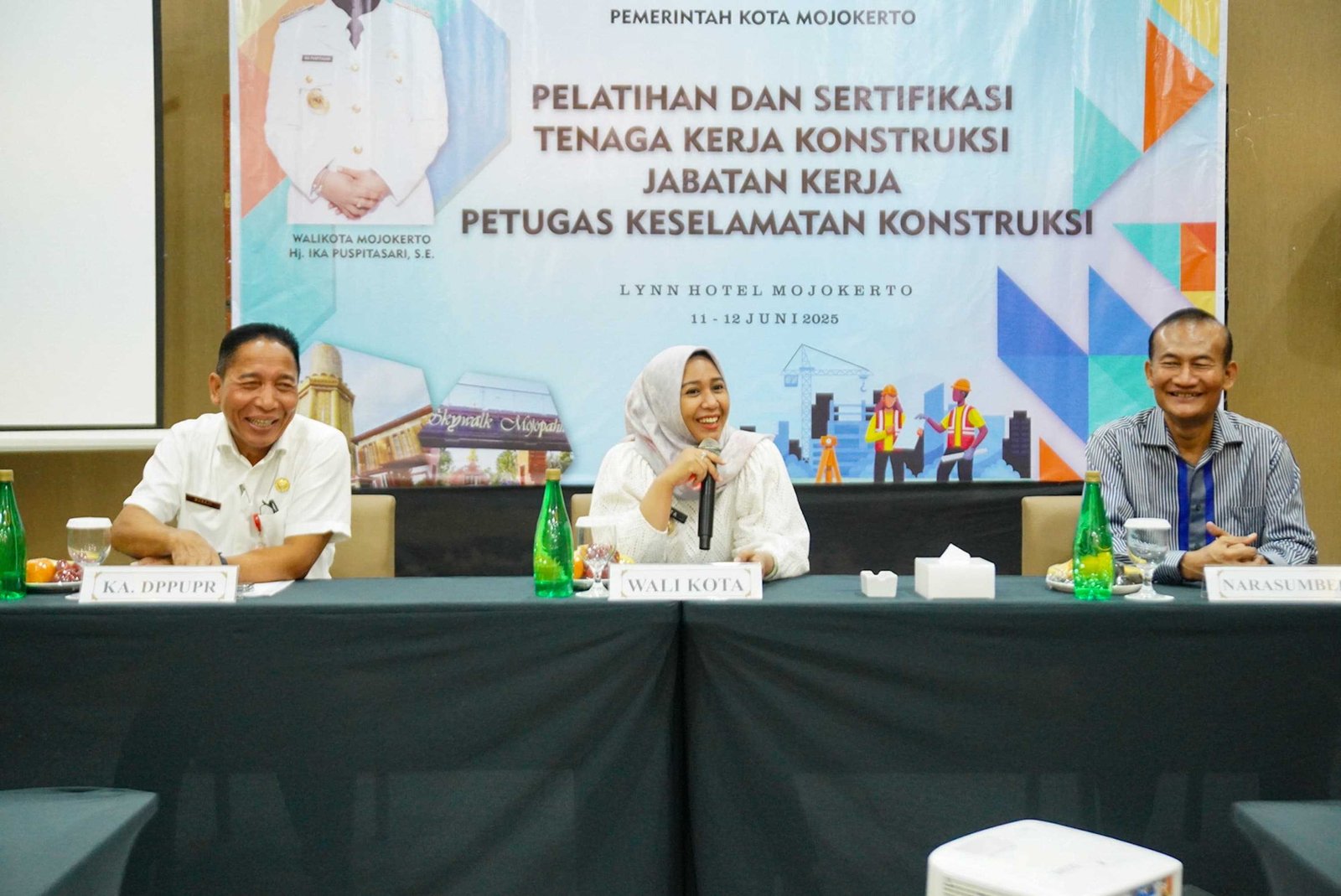 Buka Pelatihan Dan Sertifikasi Tenaga Kerja Konstruksi, Ning Ita Tekankan Pentingnya Outcome Nyata