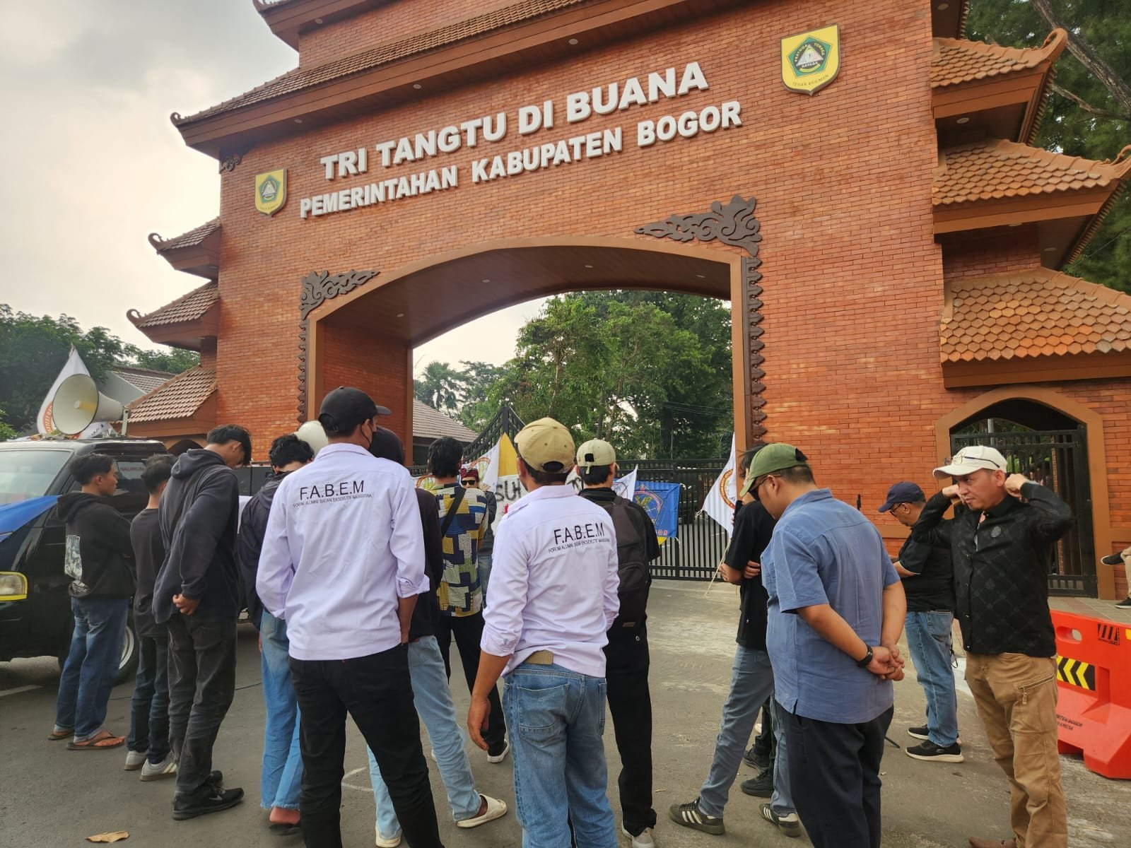 FABEM BOGOR RAYA: BOGOR DARURAT KORUPSI, DESAK KPK SEGERA TETAPKAN TERSANGKA